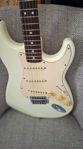 Fender stratocaster 2007 white - stratocaster,
