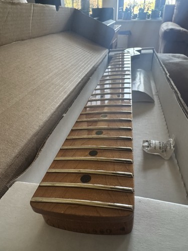 Fender roasted maple - roasted,