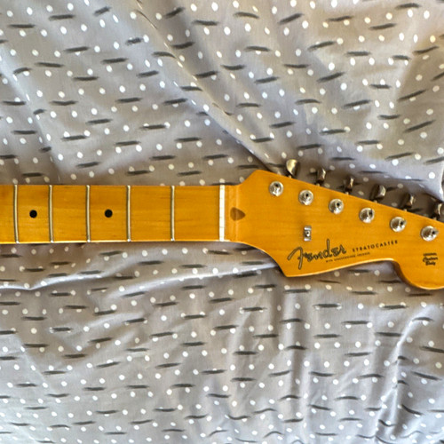 Fender stratocaster avi - stratocaster,