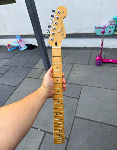 Genuine fender player - fender,