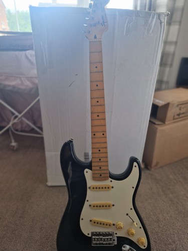 Squier stratocaster cn5 - squier,