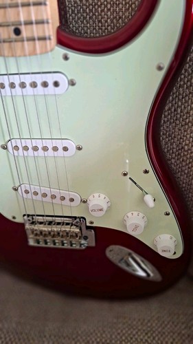 Fender stratocaster 2025 cola - fender,